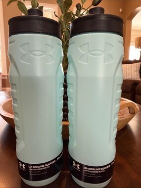 Under Armour 32oz Sideline Squeeze Water Bottle Blue New Set of 2